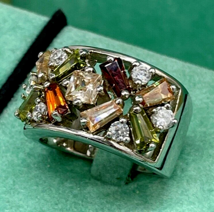 Fantastico Anello donna ricoperto da cristalli multicolor argento 925 Misura 12. - Immagine 2 di 4