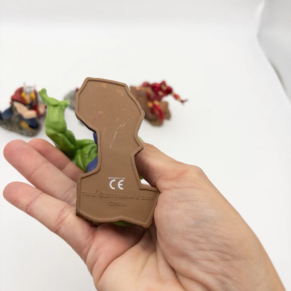 Juego de figuras de PVC Disney Store Marvel Avengers - 2011 - Thor, Hulk, Iron Man Foto 4 de 4