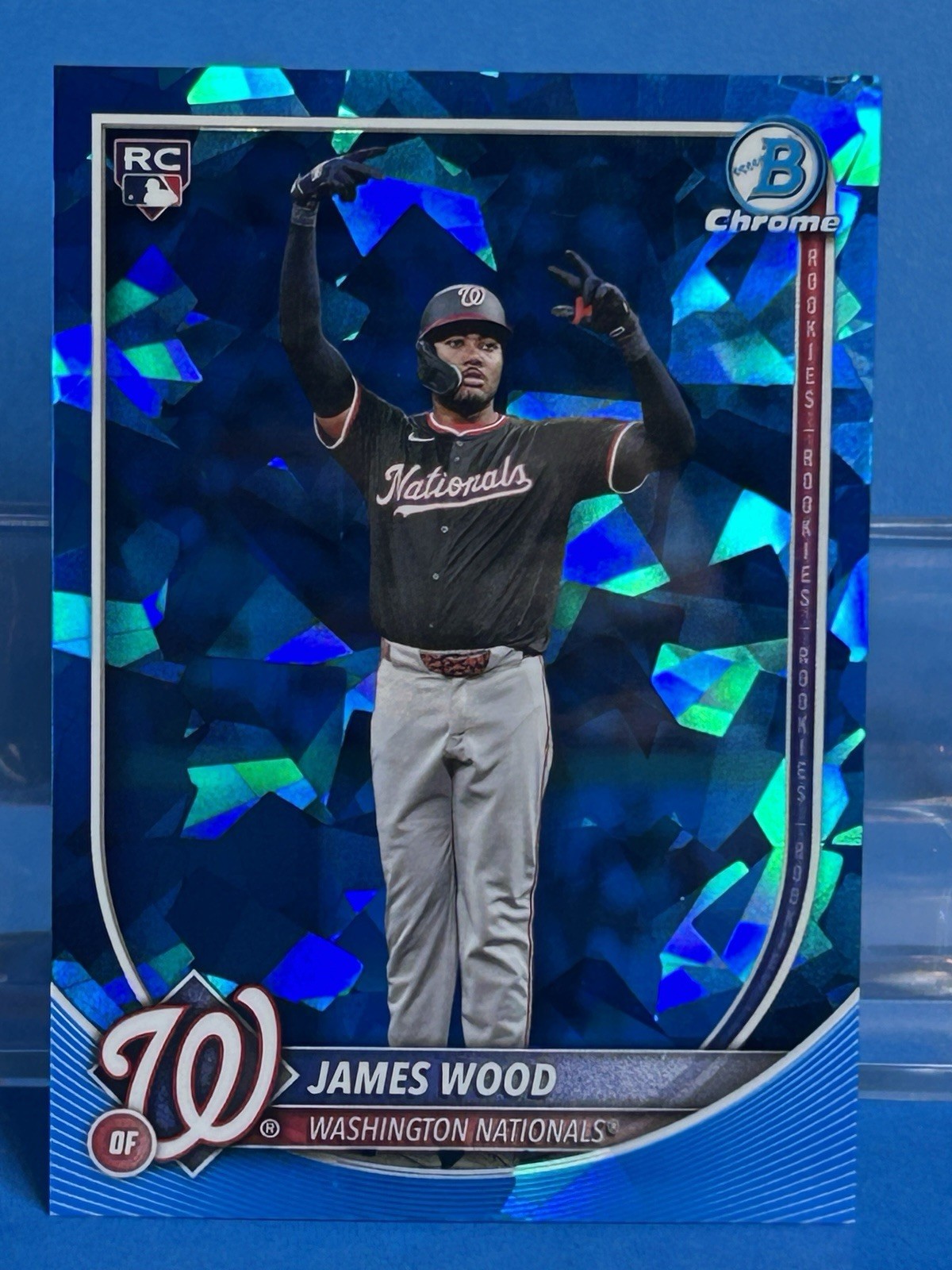 2025 Bowman Chrome Sapphire #29 James Wood Image Variation