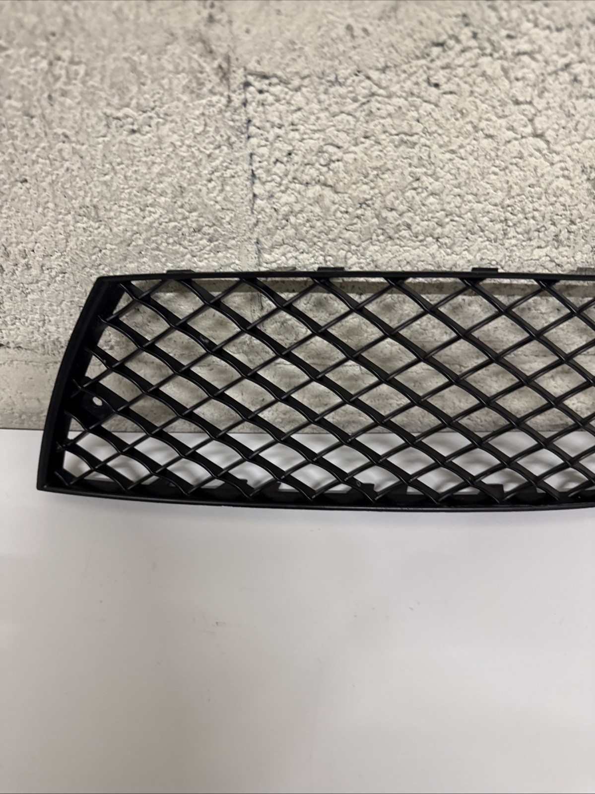 BENTLEY FLYING SPUR GRILLE LEFT DRIVER LOWER 2005 TO 2008 3W5807683 OEM #3163