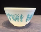 Pyrex 401 Amish Butterprint Blue White Mixing Bowl 1.5 Pt USA