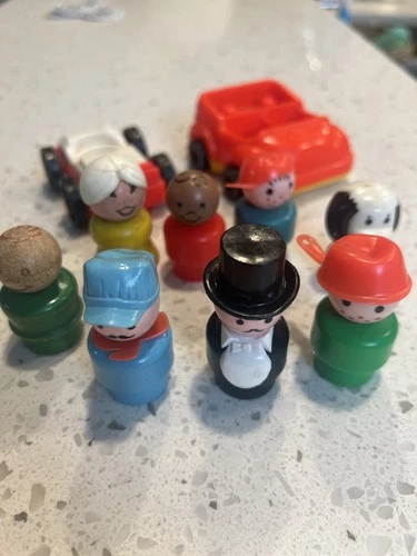 Lot Of Vintage Fisher Price Little People And Cars