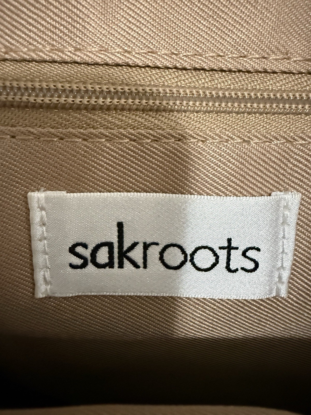 Sakroots Basic Crossbody Adjustable Strap Double … - image 10