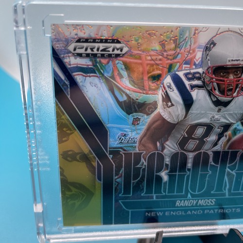 2025 Panini Prizm Black Randy Moss /10 CASE HIT Fractal VERO ORO SSP MINT - Foto 2 di 4