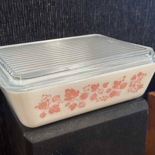 Pyrex Pink Gooseberry 1.5 Quart Dish #503 w/ Lid - Excellent Condition