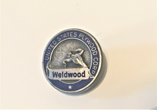 Pin de solapa WELDWOOD 3/4" plata esterlina United States Plywood Corp pinback - Imagen 6 de 6