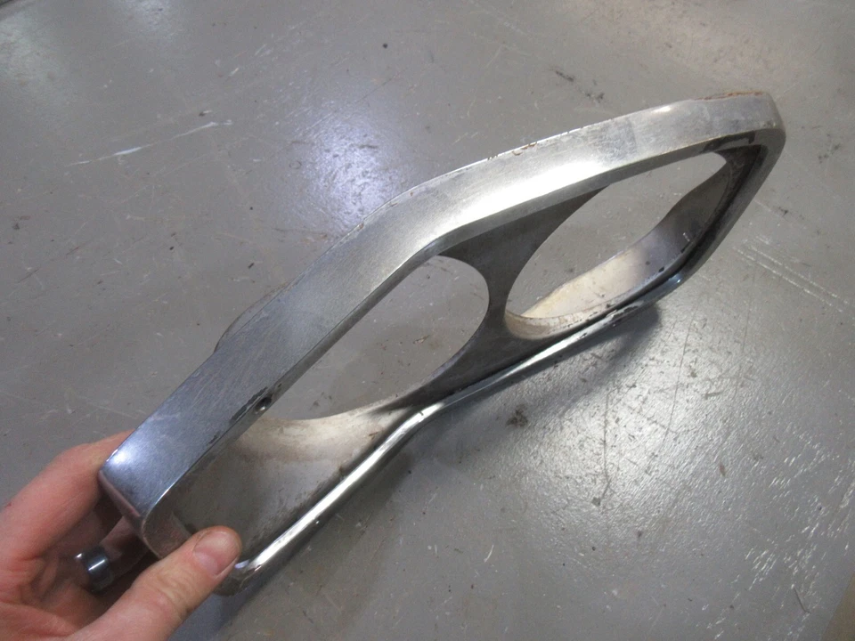 Ford Galaxie 500 1965 guardabarros delantero lado del conductor embellecedor de faros bisel cromado Foto 3 de 4