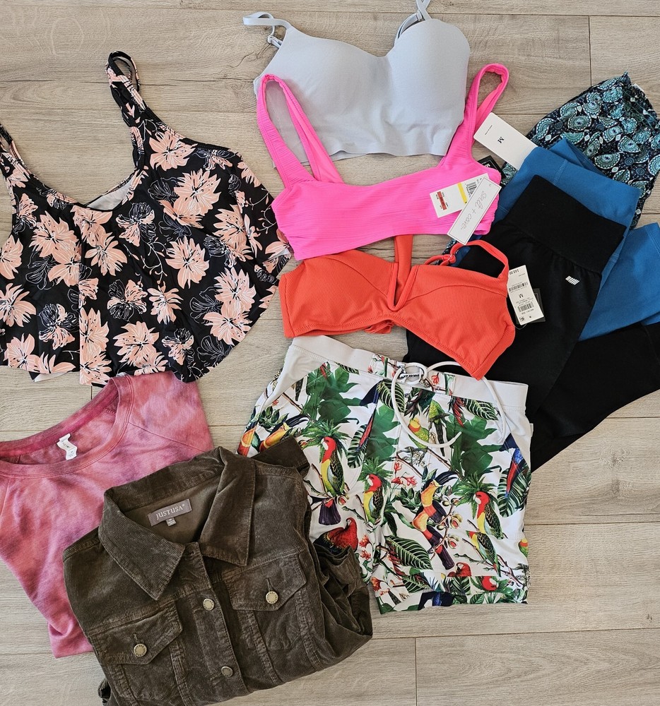 Lot Of 10 Womens Medium**MOST NEW W/TAGS** Clothing Sale!
