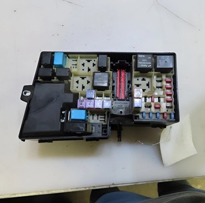 2004-2009 Mazda 3 Engine Fuse Box Underhood Relay Block Assembly Oem 2.0L 2.3L