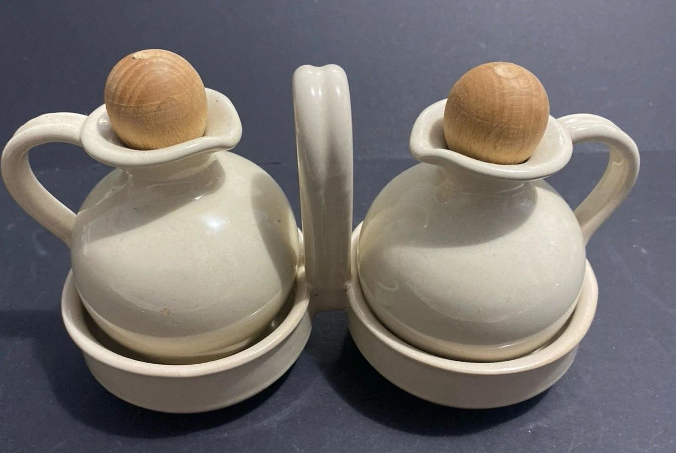 New Mamma Ro Pottery Cruett Set Oil & Vinegar Cruet Set W/ Caddy Wood Stoppers