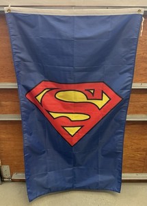 GRAPHICS & MORE Superman Drapeau de jardin Aura lumineux