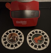 View-Master Classic Red Viewer w/ 2 Endangered Species Reels 2000