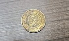 1999 Chuck E Cheese Token Pizza Restaurant Brass Mascot Rat Mouse Vintage — photo 1