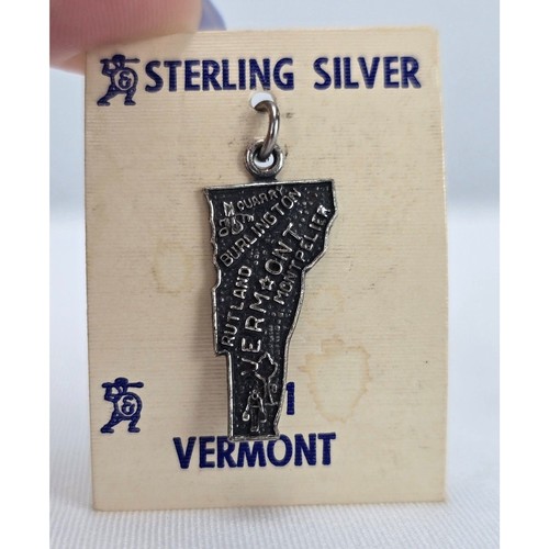 New on Card Vintage Forte Sterling Silver Vermont Bracelet Charm Souvenir Travel - Picture 2 of 3