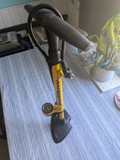 Topeak Joe Blow Sport Bicycle Tire Floor Pump with Gauge Shrader & Presta READ!