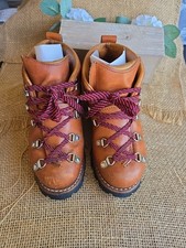 Danner Hiking Boot Vintage Women s size 6 [52...
