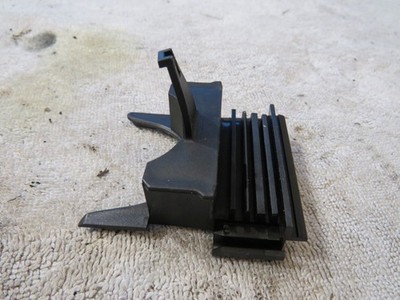 BMW E36 316 318 3er Limousine Verriegelung Sicherungskasten 61138353449
