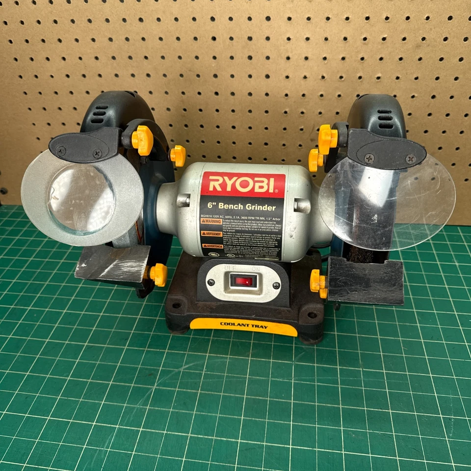 Rebarbadora Ryobi BGH616 6” modelo 120V AC 60Hz 2.1A 3600 RPM/TR/MN 1/2" mandril - Imagem 2 de 4