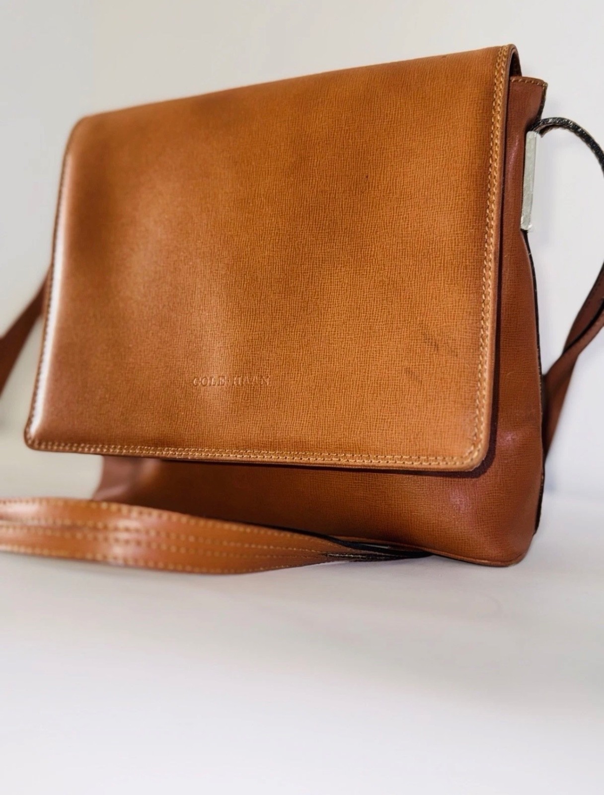 Chic Cole Haan Tan Leather Flap Shoulder Bag! Italian Made Crossbody Purse
