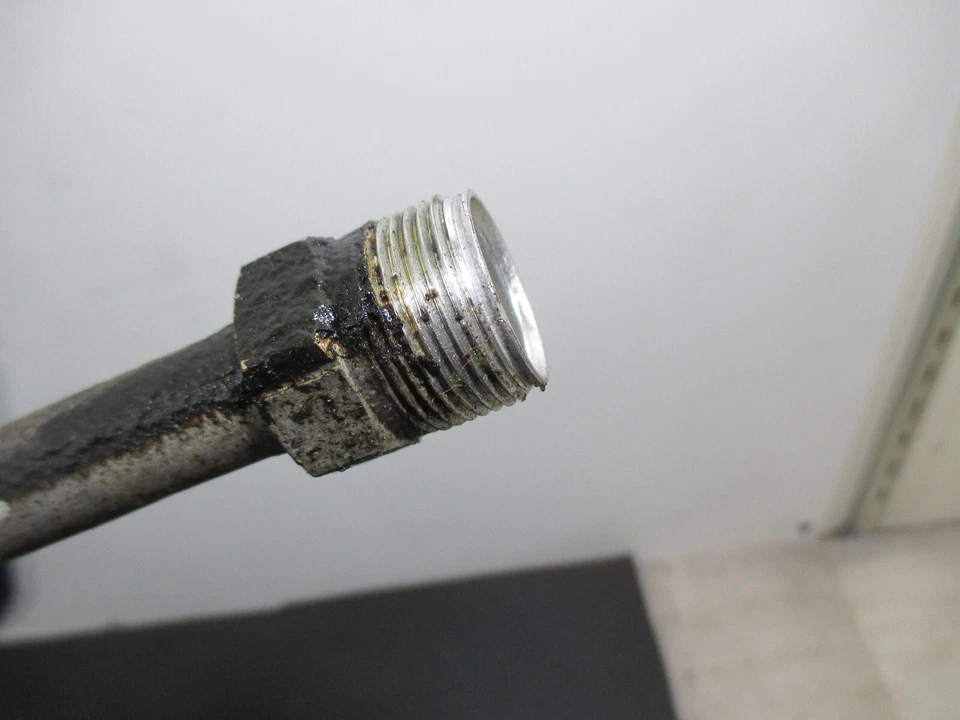 Toyota MR2 Spyder 2000 - tubo de manguera de succión de aire acondicionado B (undercar) Foto 4 de 4