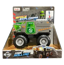 MAISTO 5.7In Space Explorers 4X4 Rover Assorted Green Or Blue
