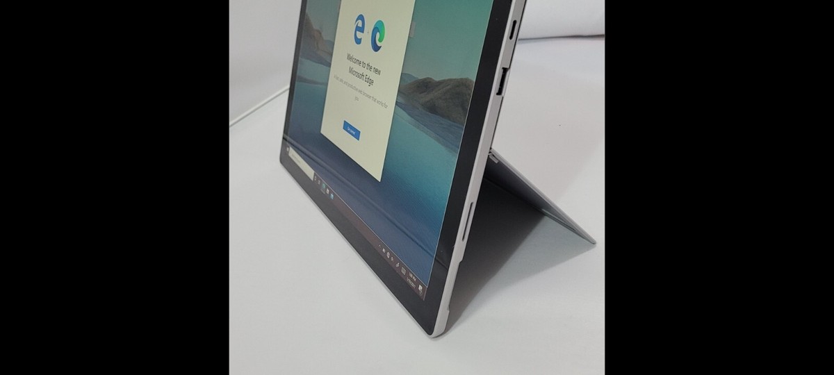 Microsoft Surface Pro 7 1866 Core i3-1005G1 1.2GHZ 4GB RAM 128GB