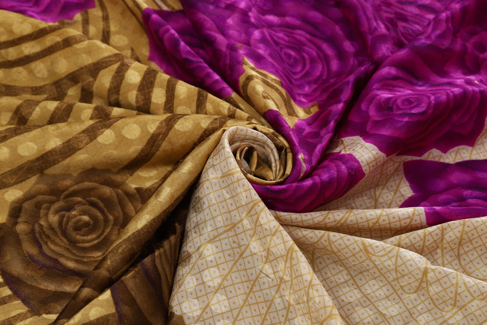 Beautiful Purple & Brown Flower Printed Vintage Silk Saree Craft Fabric 5 Yard