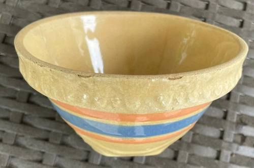 Small MCCOY YELLOW WARE Bowl 5 1/2” Wide PIE CRUST edge PINK & BLUE STRIPE