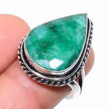 Natural Emerald Gemstone 925 Sterling Silver Ring Size 8 y209