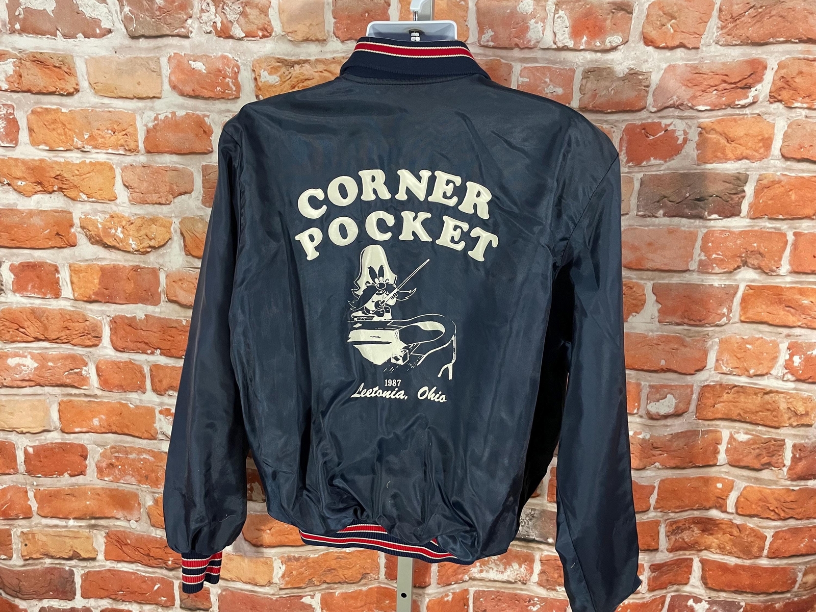 1987 Corner Pocket satinado bomber chaqueta etiquetada L Yosemite Sam Pool billar años 80