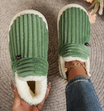 Slipper Booties Cozy Thick Anti-Slip Sole Sherpa Lined Size 38-39 6.5 US green
