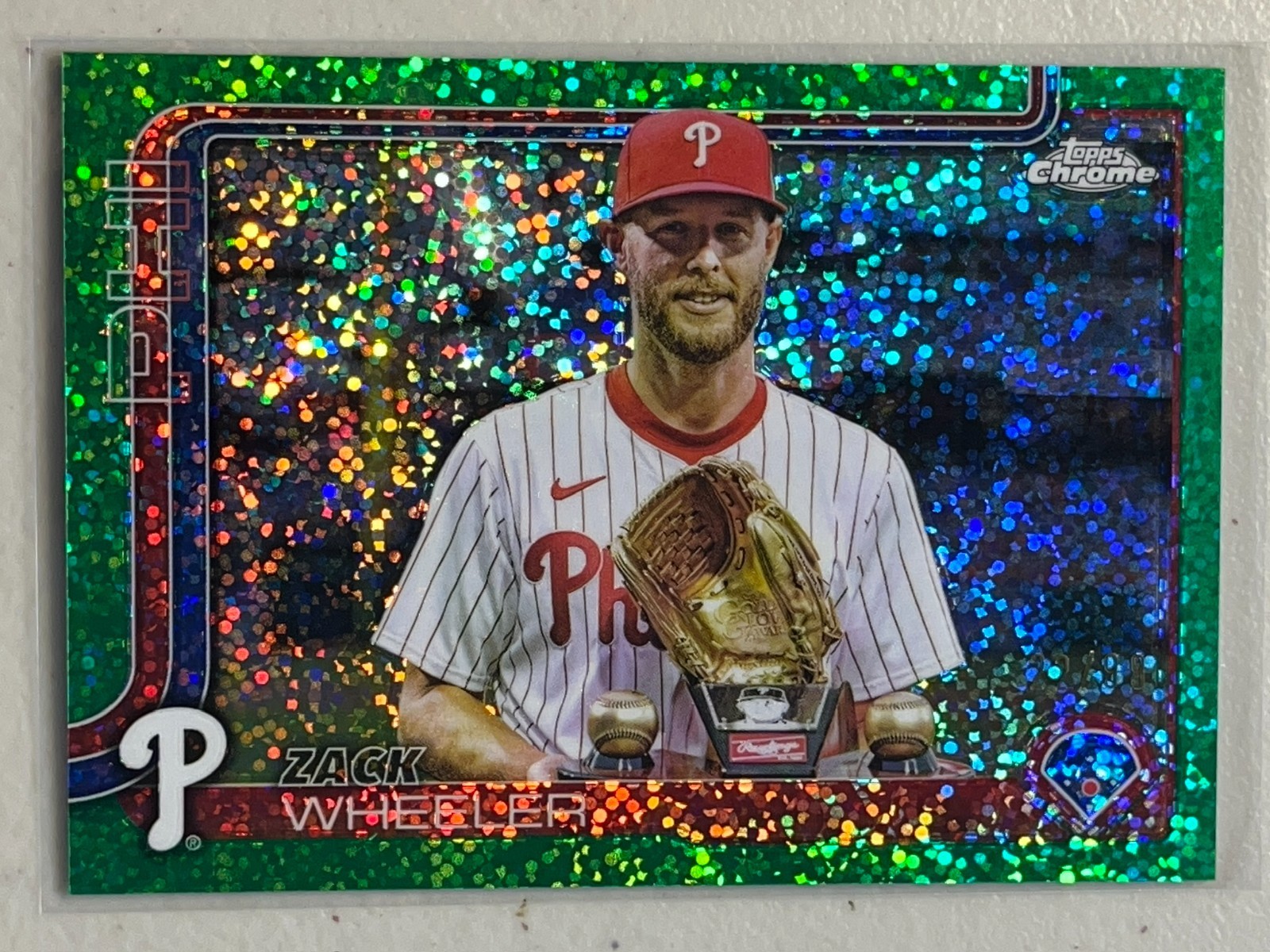 Zack Wheeler 2025 Topps Chrome /99 Green Speckle Refractor Image Variation #189