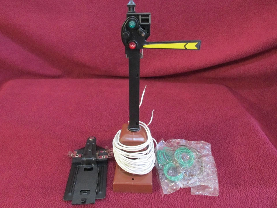 LIONEL 6-12727 AUTOMATIC OPERATING SEMAPHORE SIGNAL, O - Image 2 of 4