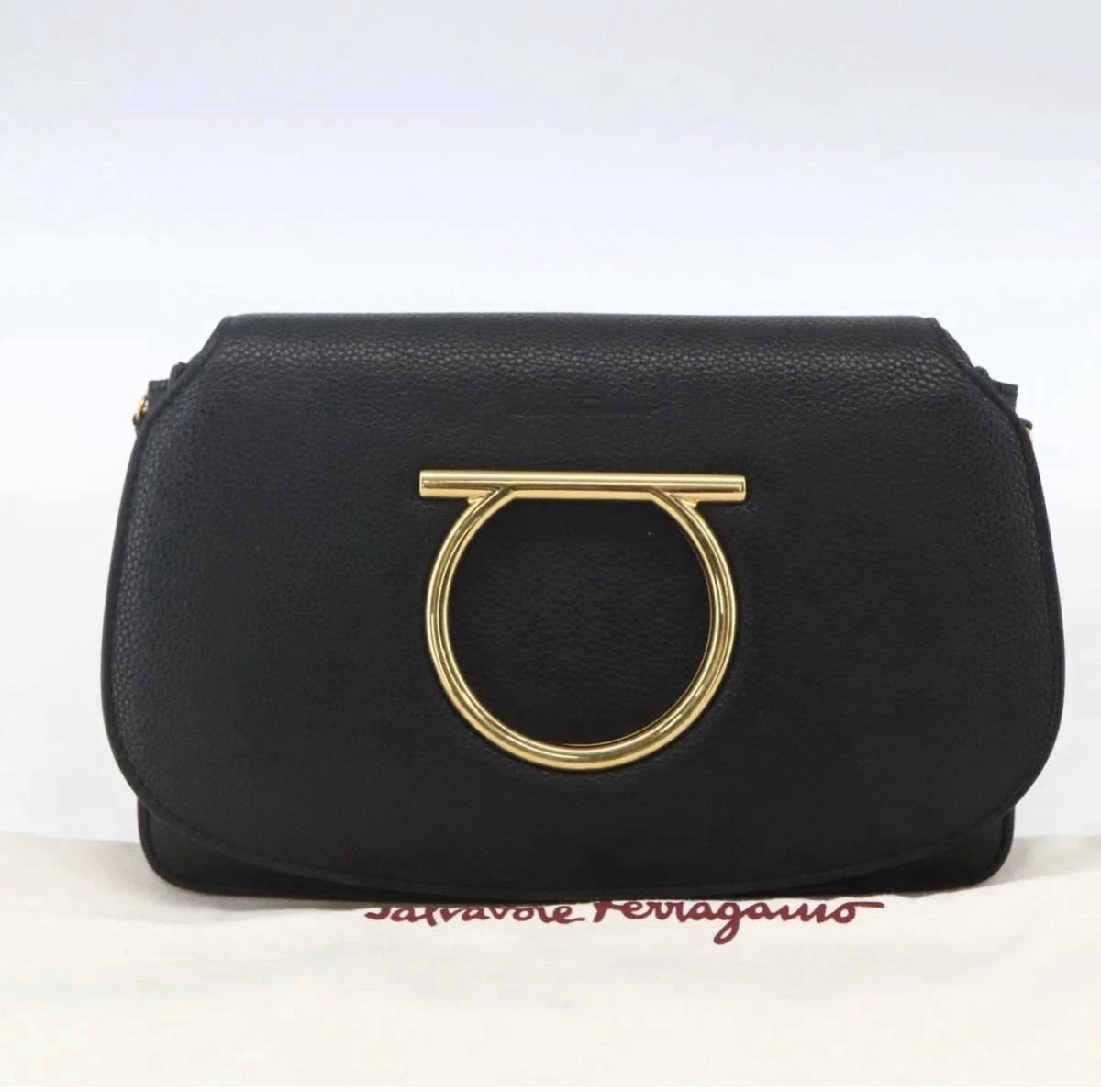 Salvatore Ferragamo ブラックパーティーバッグ Salvatore Ferragamo Black Patent Calfskin Leather Celtico Satchel
