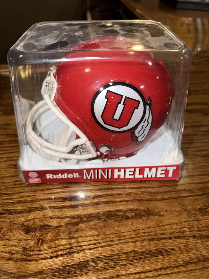 🏈 Riddell Utah Utes Mini Football Helmet – Red/White Display Collectible - Image 1 of 1