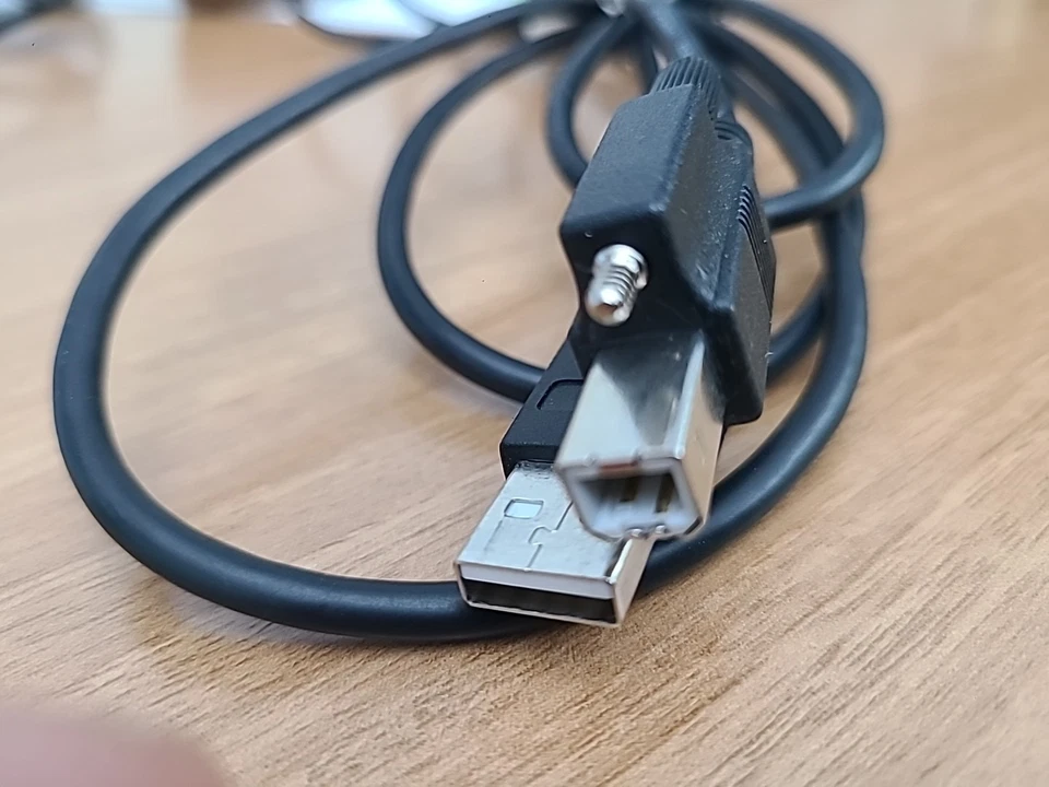 National Instruments 198506D-02 Verriegelbares USB-Kabel - USB A auf Schraubverschluss USB B - Bild 4 von 4