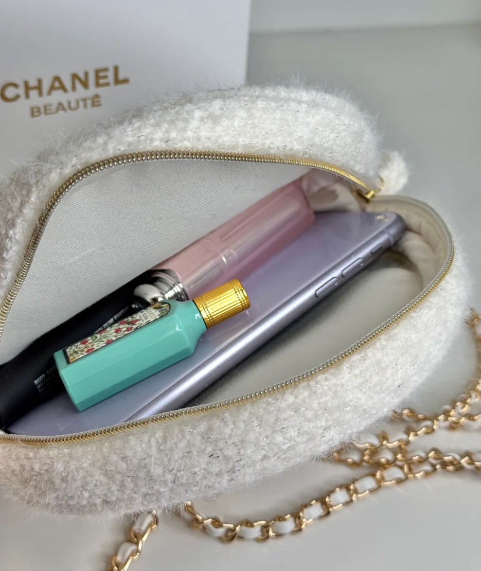 Chanel Beaute White Wool Round Cosmetic Bag Purse Make Up Bag New