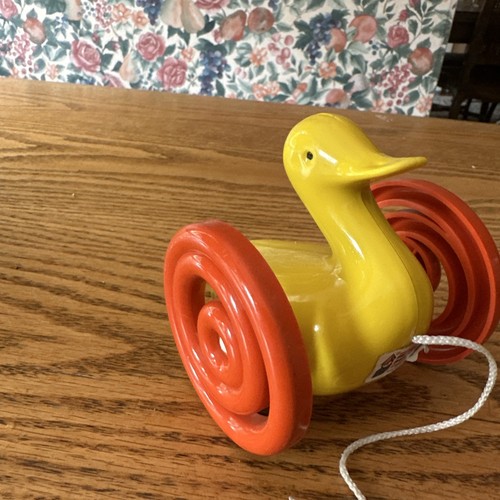 Vintage Ambi Toys Baby Kids Yellow Duck With Pulling String Toy Makes Sound Cute - Picture 4 of 5