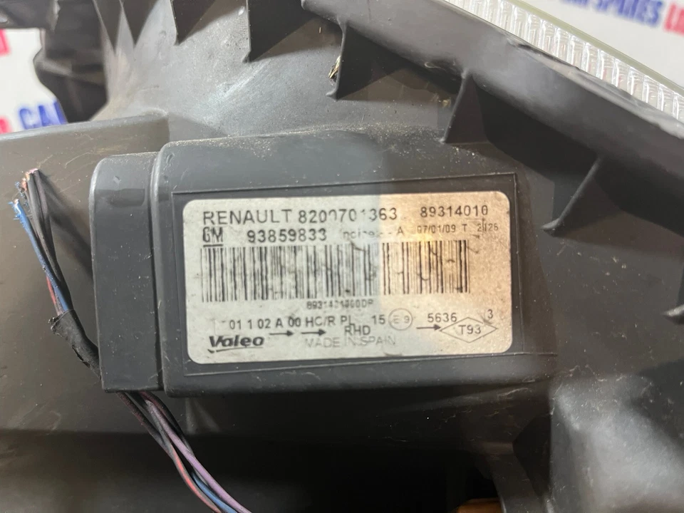 Faro de cabeza de pasajeros Renault Traffic Vauxhall Vivaro 2012 Foto 3 de 4