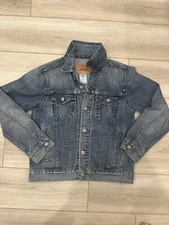 Vintage USA Levis Denim Trucker Jacket Women’s Large Dark Blue In Faded Adult