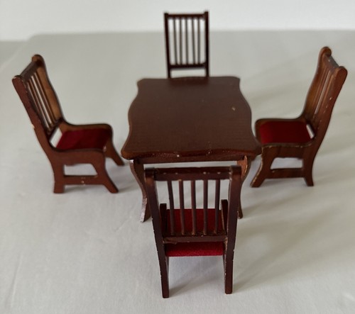 Dollhouse Dining Table Set With 4 Chairs Scale 1:12 Dark Wood Red Fabric - Picture 4 of 18