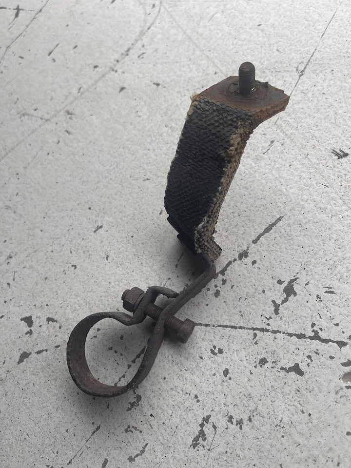 AMC Nash Rambler 1951-57 suspensión trasera de tubo de escape de fábrica Foto 3 de 3