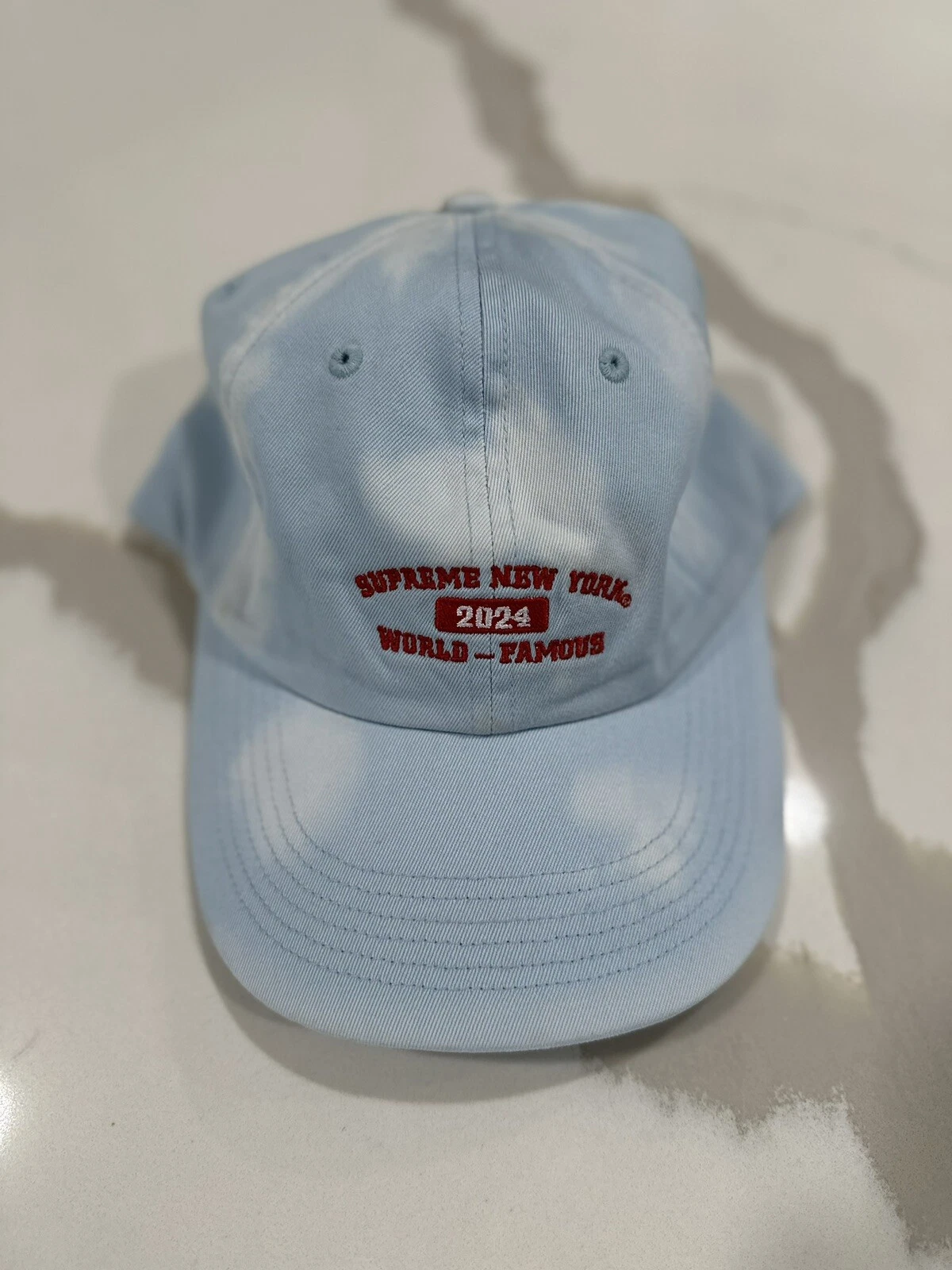 Chapeau Supreme New York Arc 6 panneaux blanchi SS24 denim bleu à la main expédié rapidement