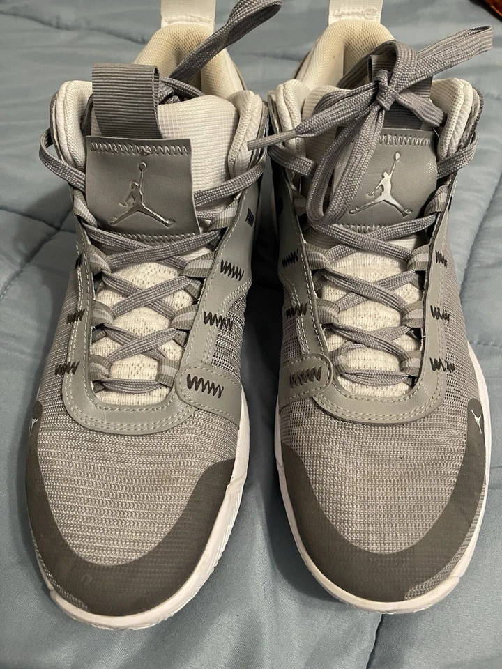 Tênis Jordan Jumpman Zoom Flight 2020 cinza/branco tamanho 10 masculino BQ3449-002 - Imagem 3 de 4