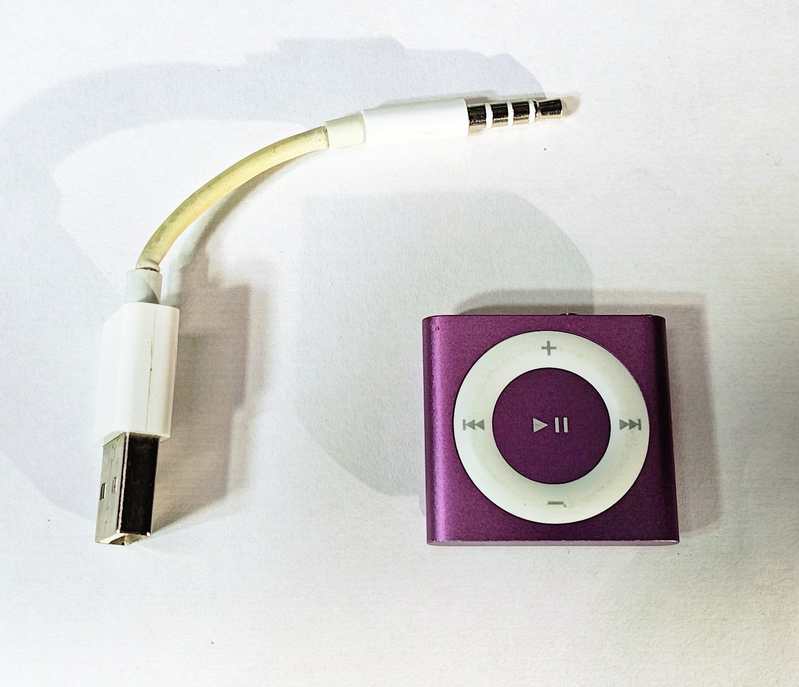 iPod Shuffle 4th Gen Pink/Purple