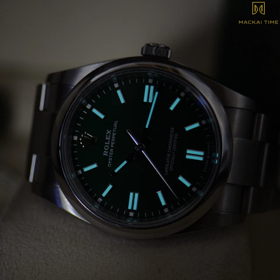 Rolex Oyster Perpetual 126000 Verde 22 Oyster Pulsera Bisel Plata Juego Completo Foto 4 de 4