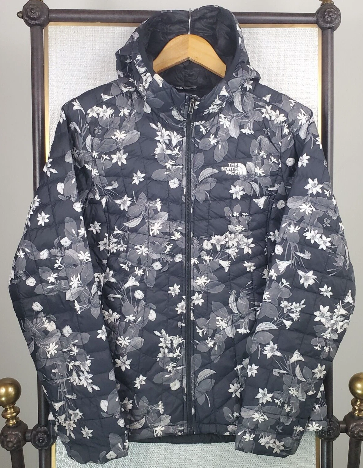 THE NORTH FACE Womens Floral Wallpaper Thermoball Hooded Jacket Sz Medium Black
