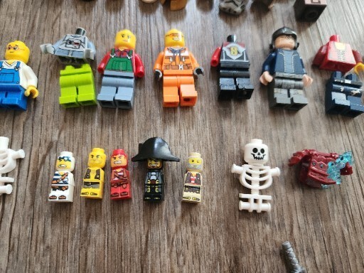 Reality Microfigures Lego Minifigure Lot Tiny Parts Pieces