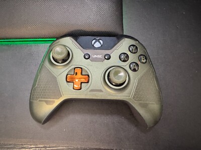 Microsoft Limited Edition Halo 5: Guardians The Master Chief (GK4-00011) Gamepad