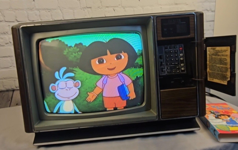 レトロテレビ Episode 757: Late Showa Era: Plastic TVs for Camping and Outdoor
